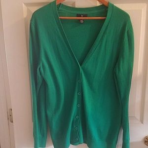 GAP v-neck button down sweater